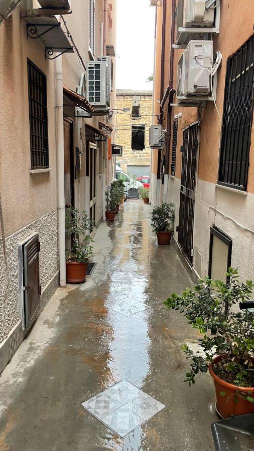 Casa Vacanze Antico Cortile Delle Palme Villa Villagrazia Di Carini Exteriör bild